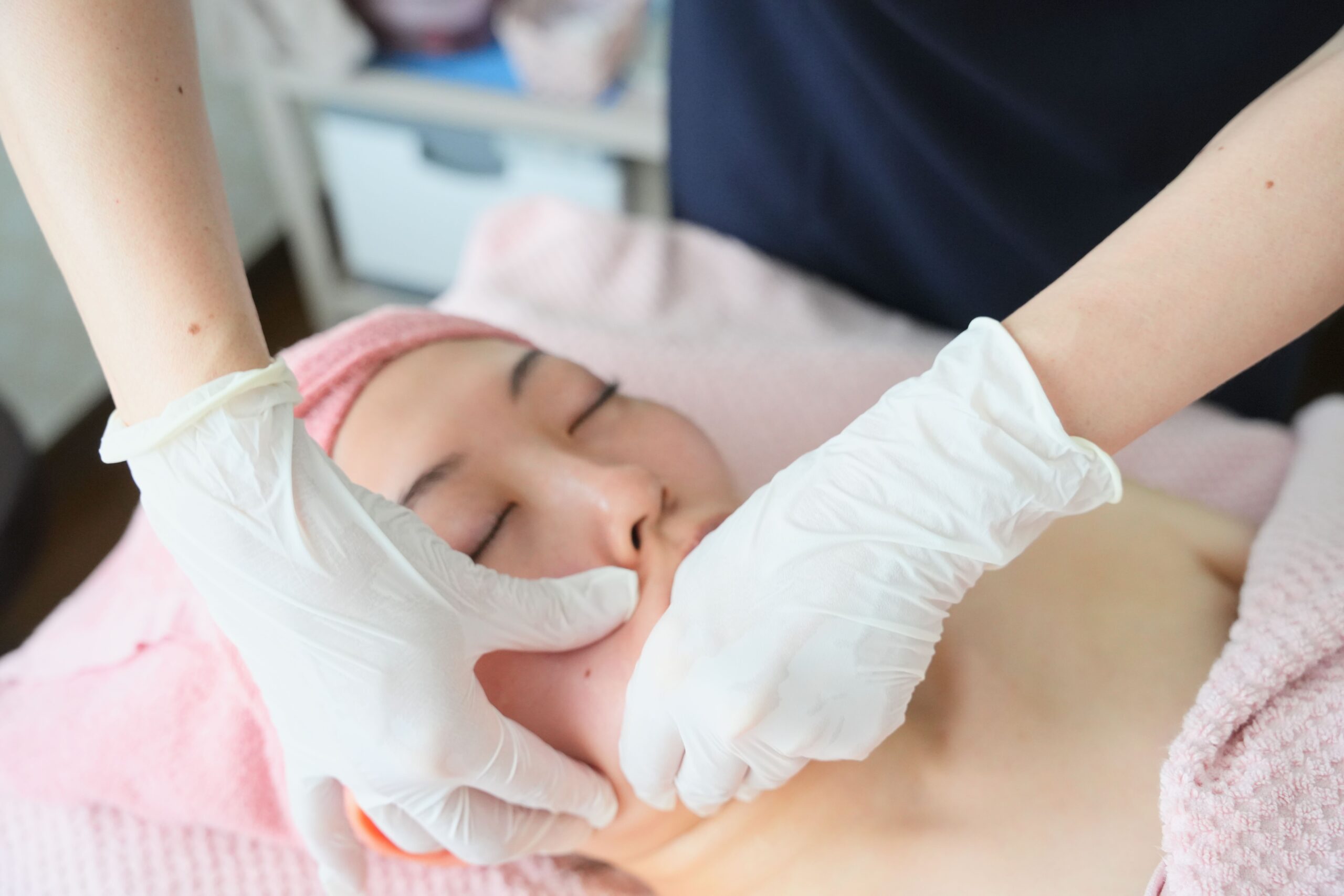 美肌リフトアップフェイシャル 70分 15,400円（税込） 【初回価格 11,000円 (税込)】